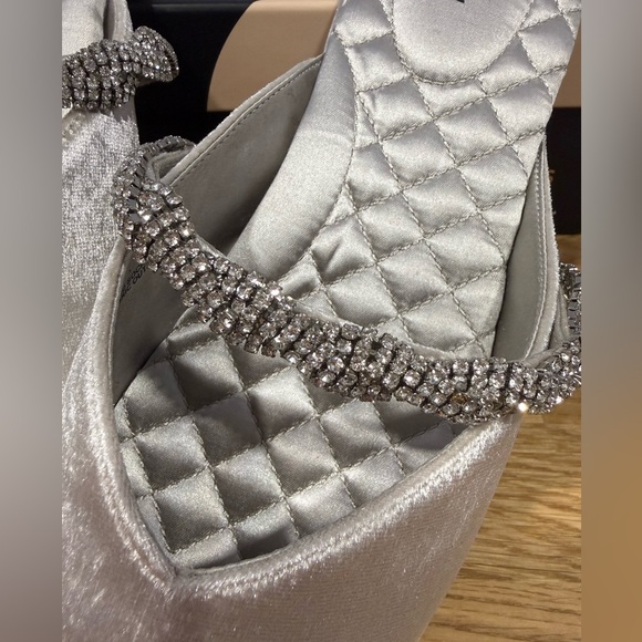 Women’s Size 11 Silver/Pewter Dressy Flats - Picture 4 of 9